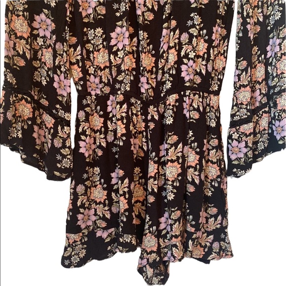 American Eagle Outfitters Floral Print Shorts Romper - Picture 3 of 13